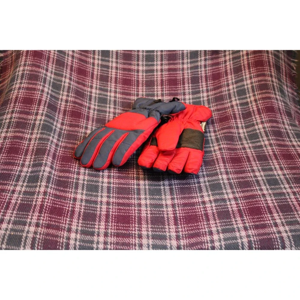 NWT Thinsulate Insulation Ladies/Youth Size L Winter Gloves